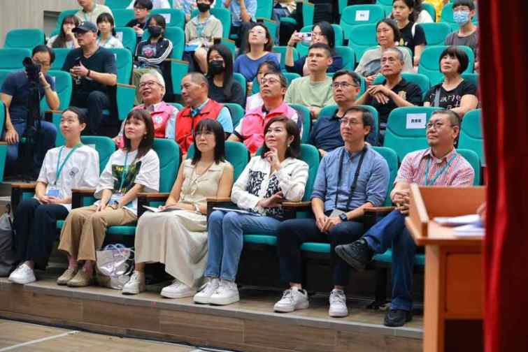 ▲副市長邱佩琳出席始業式為學員打氣，期許在結業式當天看到大家蛻變的成果。（基隆市政府提供）