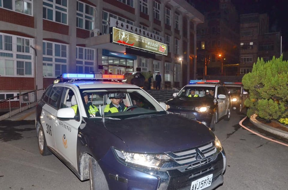 【國道襲警奪槍2-1】 開贓車南二高超速 槍擊2員警搶車擊斃駕駛 208 cnews204240820a02