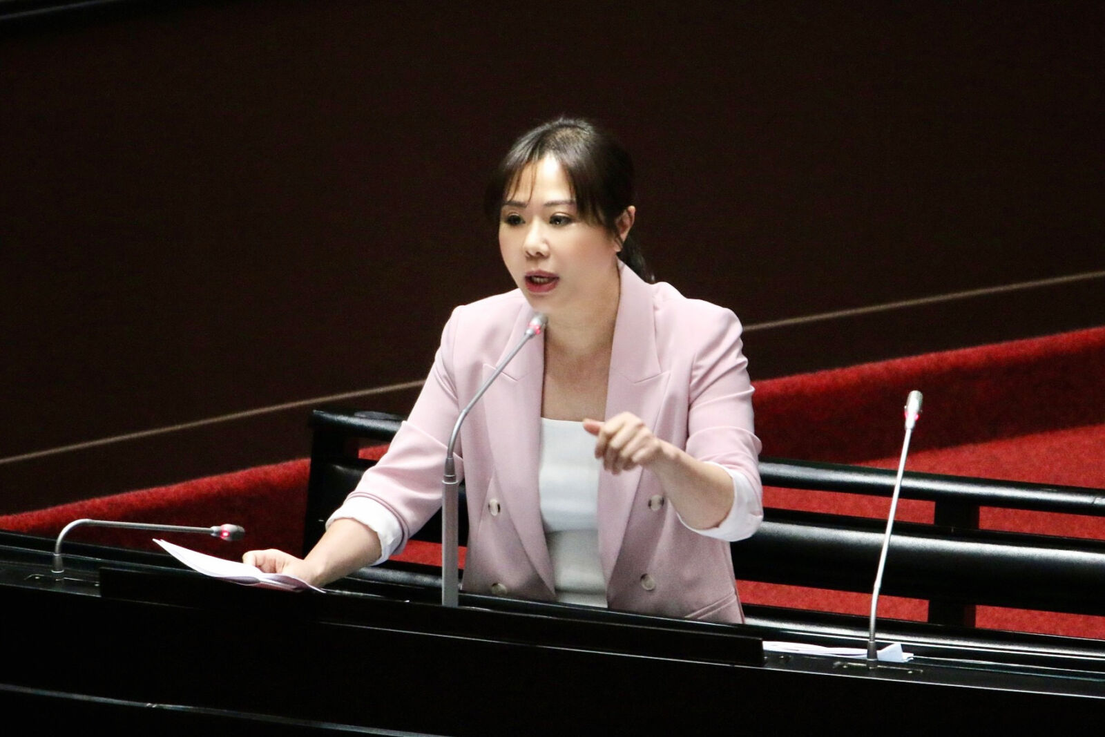 指民進黨屢陷桃色風暴學不乖 李彥秀:恐是黨內派系鬥爭 198 指民進黨屢陷桃色風暴學不乖 李彥秀:恐是黨內派系鬥爭 197