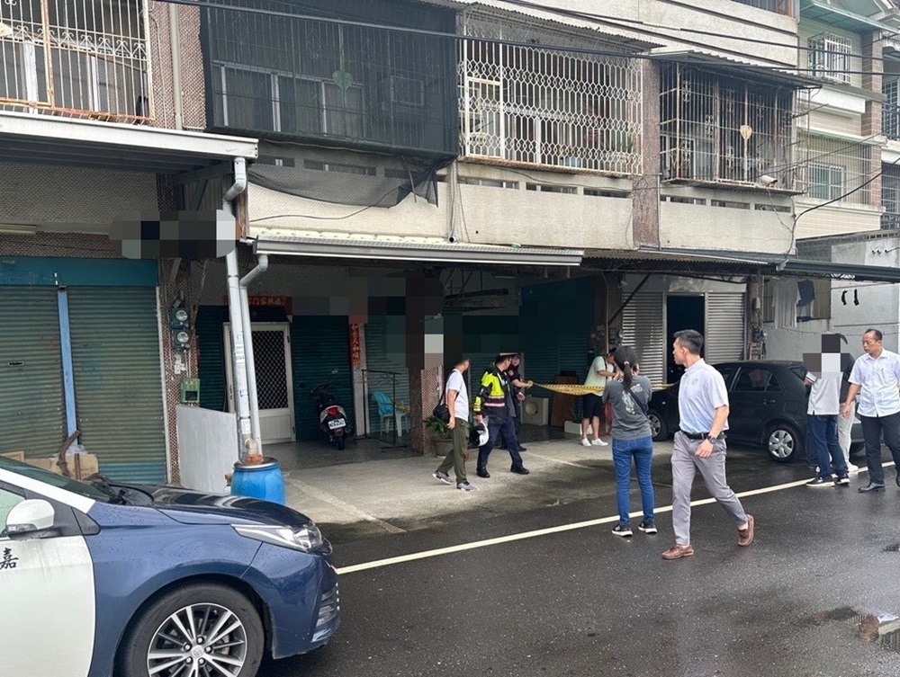 不滿鄰婦噪音 7旬翁獵槍射殺婦後電話報案自首 199 cnews204240820a05