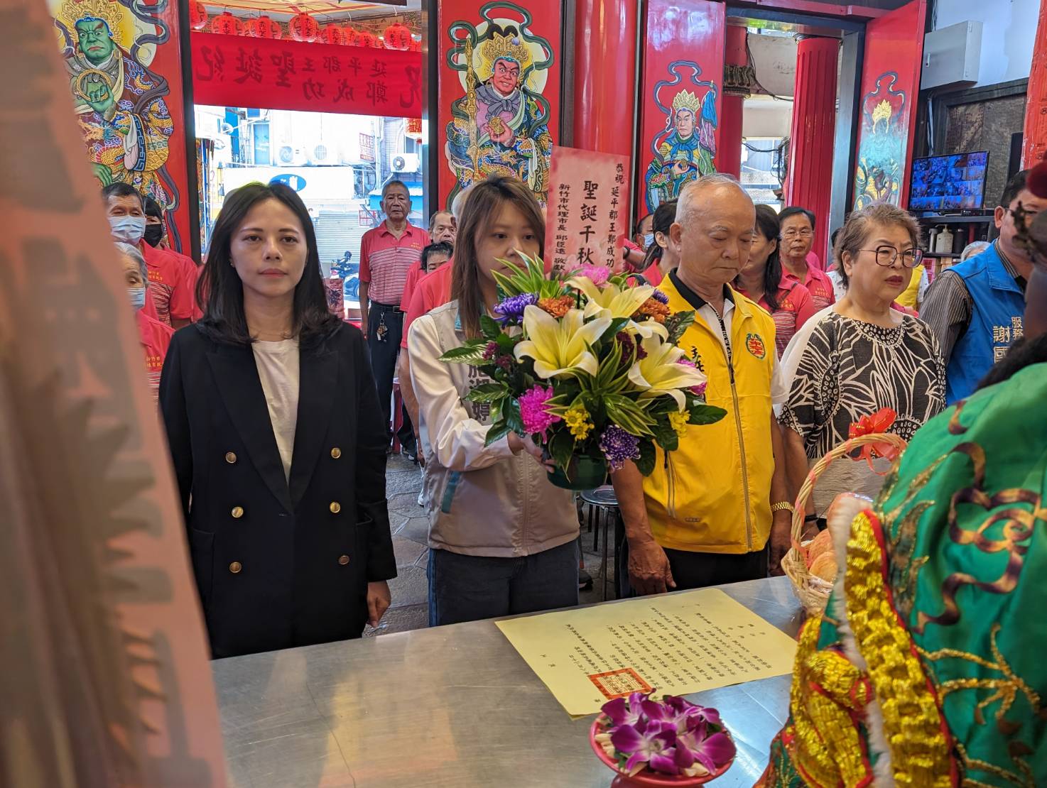 施淑婷處長表示,延平郡王鄭成功對台灣歷史的影響深遠,而東寧宮對新竹市的貢獻也同樣不可忽視。(圖/記者林照東翻攝)
