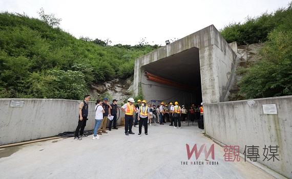 南投縣長許淑華與行政院卓院長會勘集集鐵道改善工程