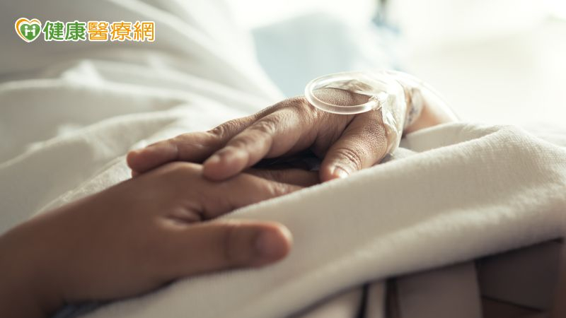 急診室的生死抉擇!家屬如何在愛與理性間找到急救的平衡?