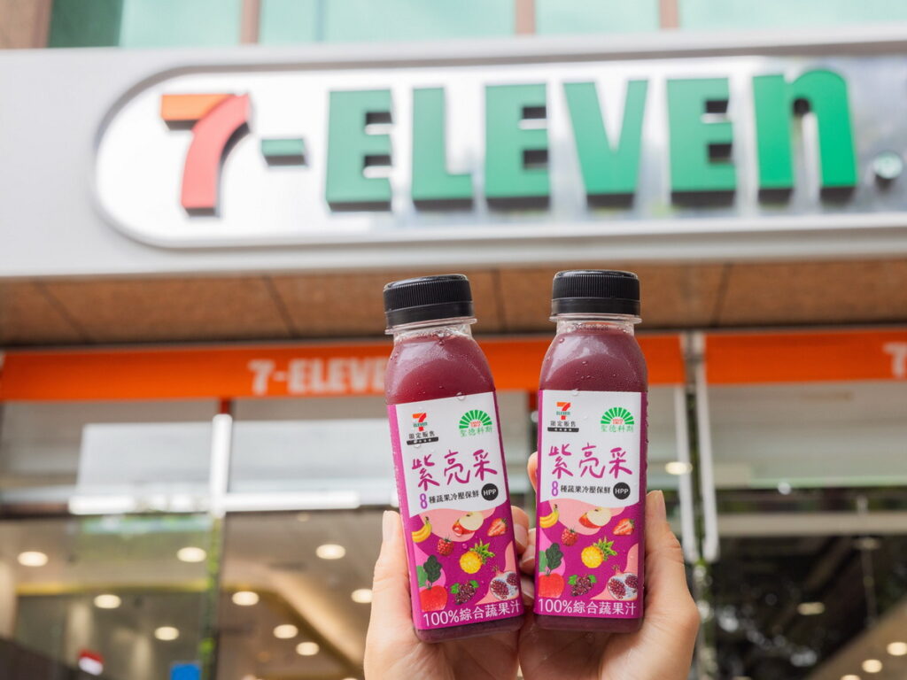 7-ELEVEN獨家新品聖德科斯聯名100_蔬果汁,限時嚐鮮價第2件6折