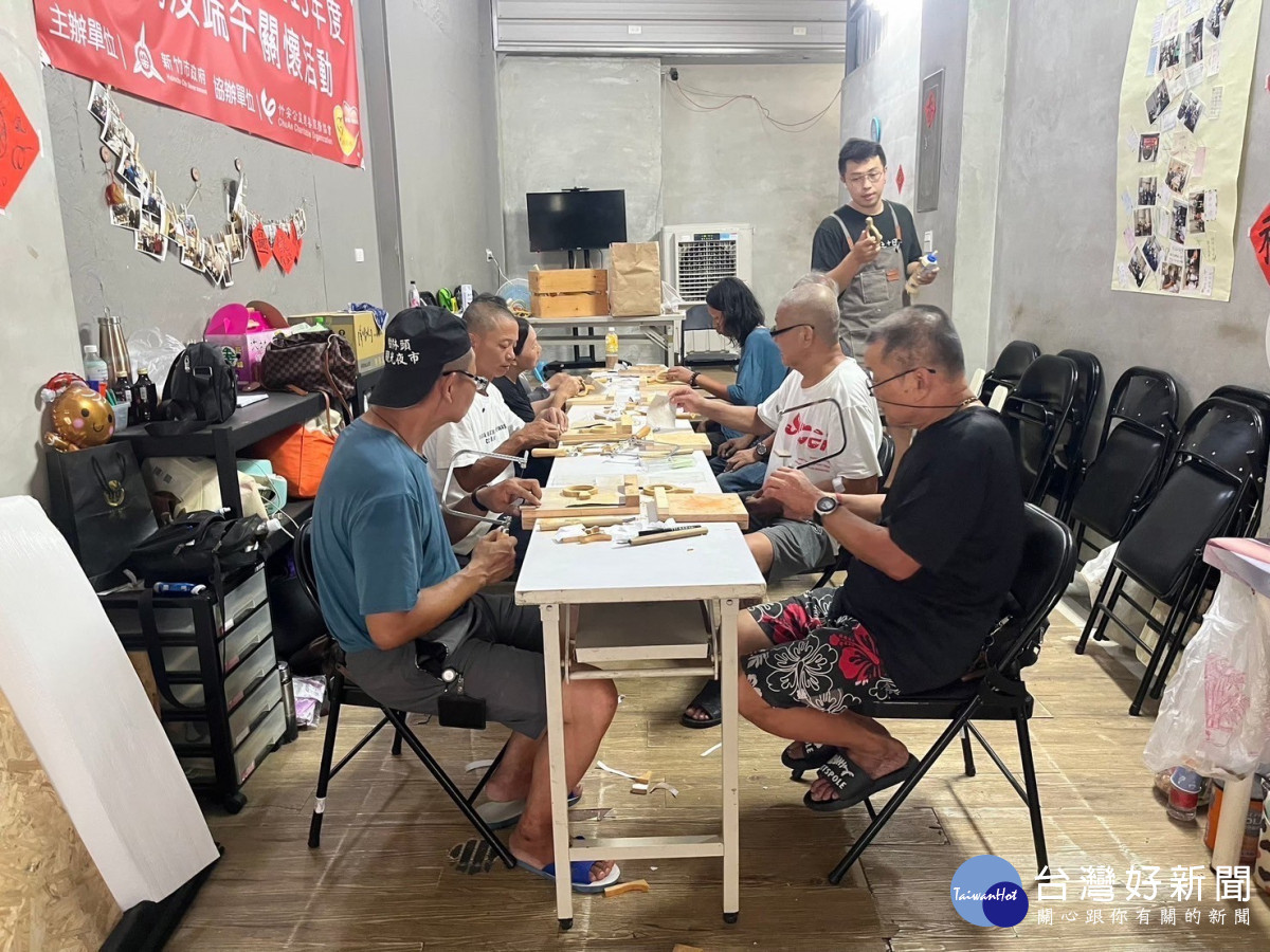 竹市府與社團法人新竹市竹安公益慈善服務協會共同輔導、陪伴，讓部份的街友重新找回工作的動力