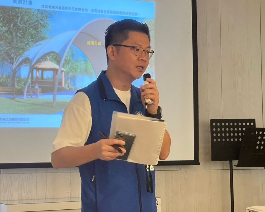圖/新北市議員黃心華說,新北市消防局的74個分隊中,卻只有39件防火毯,消防安全的量能恐將有不足。(新北市議員黃心華臉書)