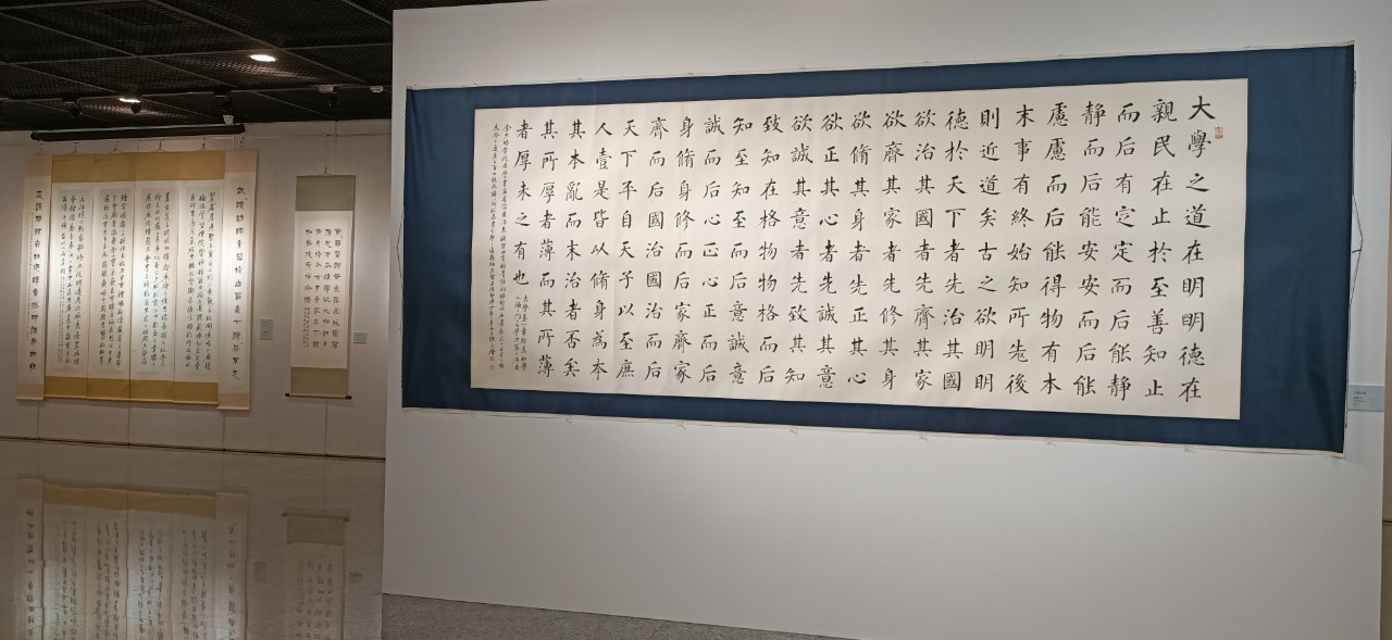 ▲國立彰化生活美學舉辦「春華秋實-陳志聲詩詞書法展」，展出書法家陳志聲的78件作品，難得的文化饗宴，歡迎各界踴躍參觀。（記者張溎壕攝）