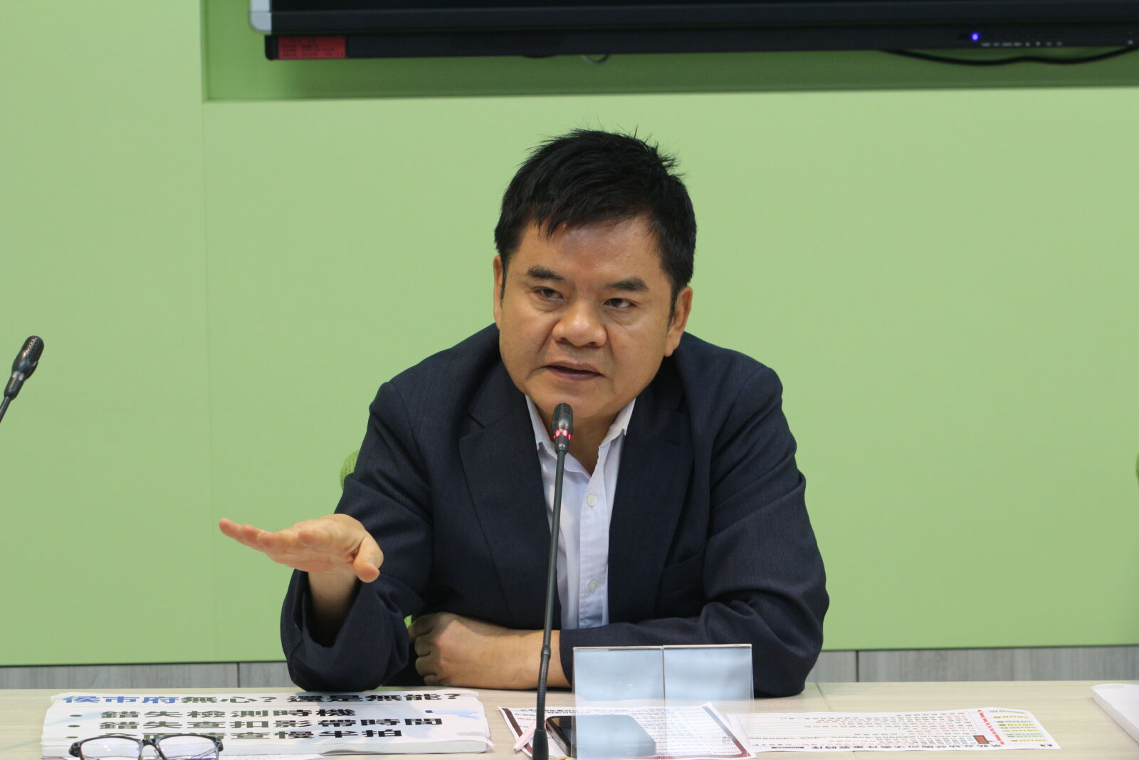 柯文哲部分政治獻金疑似來自中港澳? 莊瑞雄:慘了這有刑責 190 柯文哲部分政治獻金疑似來自中港澳? 莊瑞雄:慘了這有刑責 189