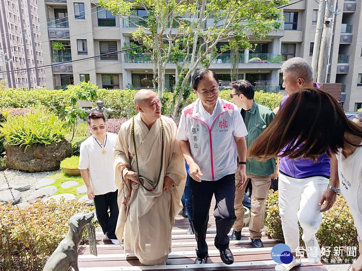 張善政參加宏願大千世界「與佛有約」 無國界祈安超薦報恩大法會