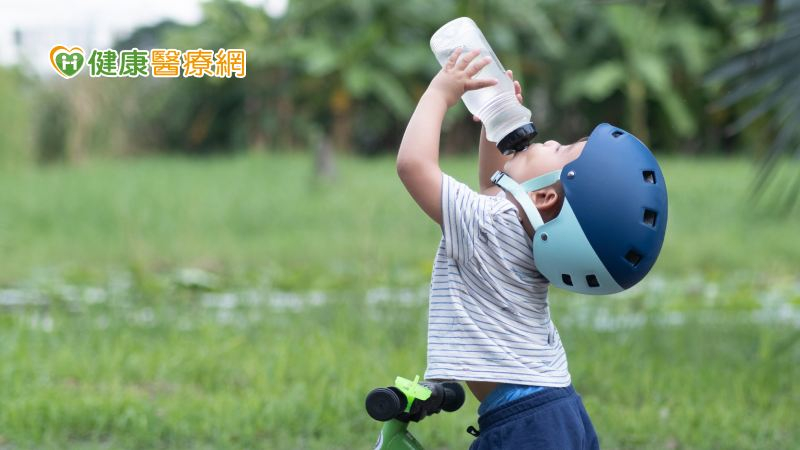 夏天運動水分補充怎麼做才正確? 切記「補水3適」遠離熱傷害!