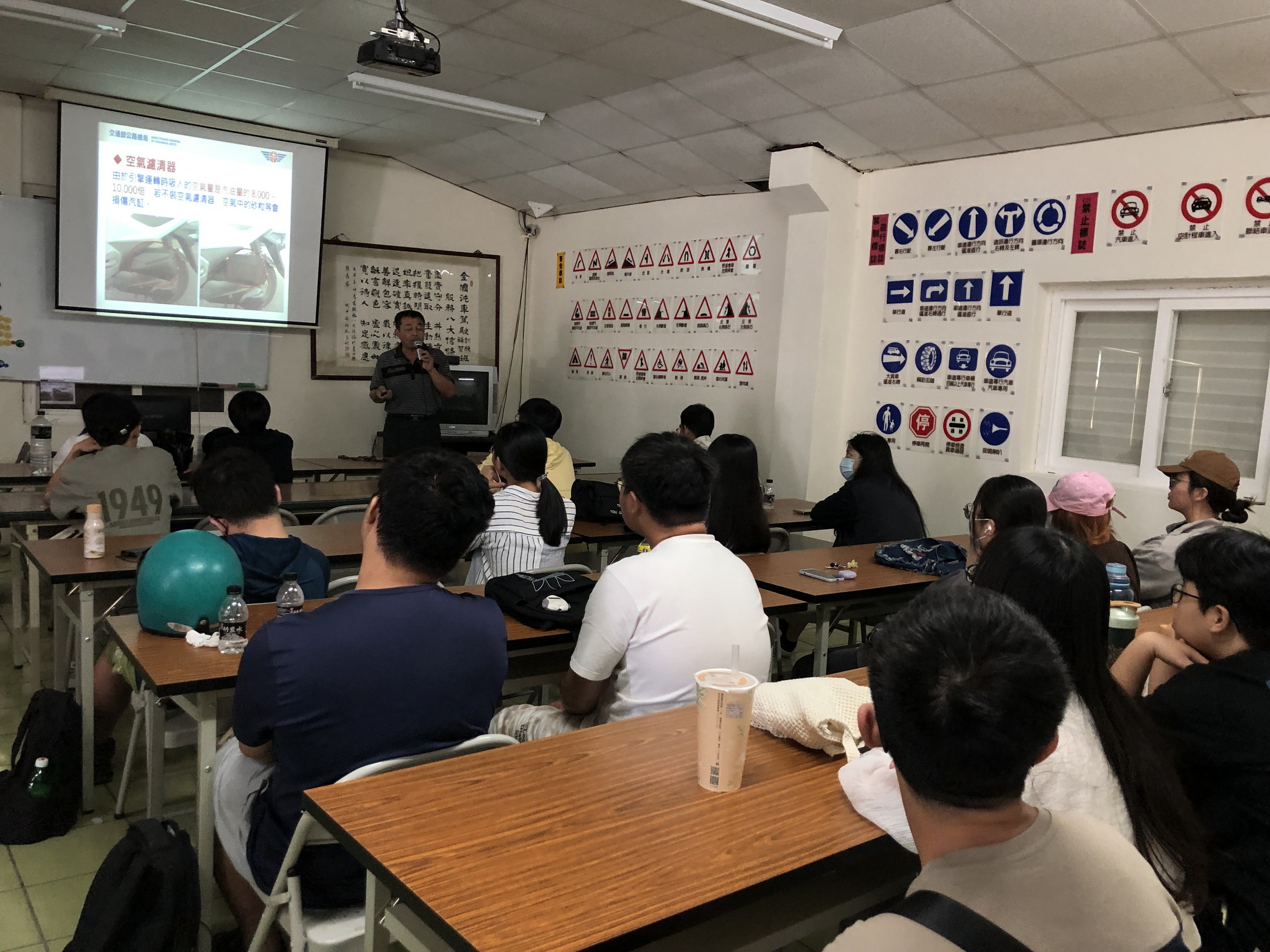 ▲彰化監理站統計，截至今年7月，機車駕訓補助名額已使用過半，剩下不到500個的名額，提醒民眾名額有限，報名要快。（記者張溎壕攝）