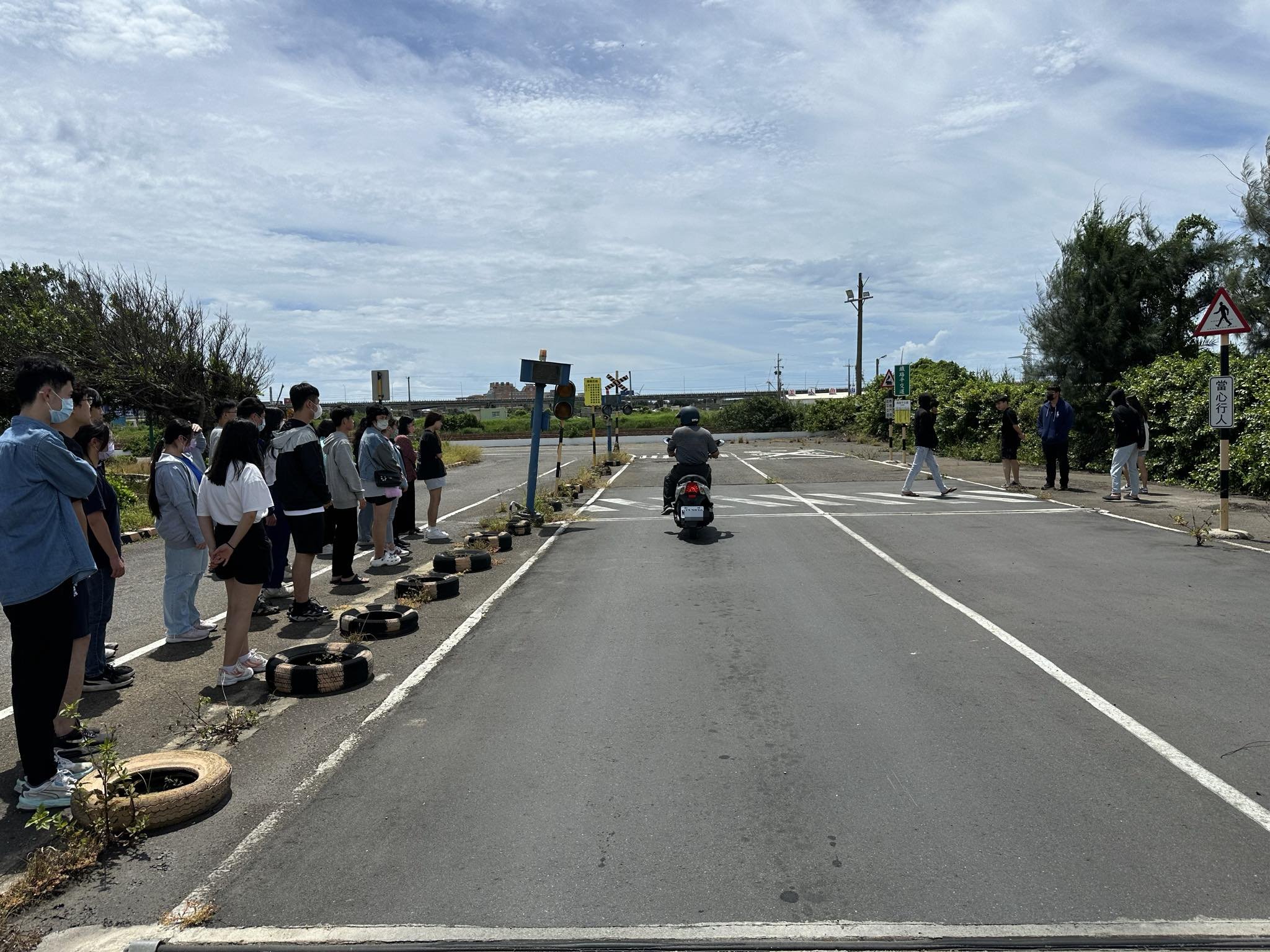 ▲彰化監理站統計，截至今年7月，機車駕訓補助名額已使用過半，剩下不到500個的名額，提醒民眾名額有限，報名要快。（記者張溎壕攝）
