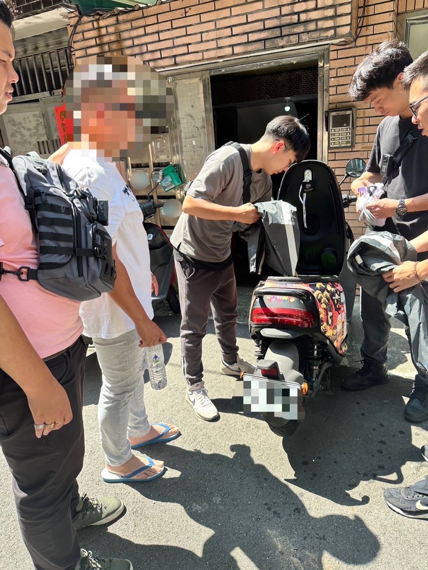 海山警逮收水手吳男。(記者徐煜勝翻攝)