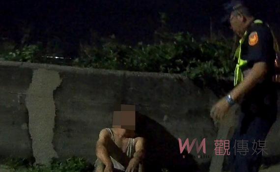 布袋小確幸沙灘男子欲輕生 聯合所警員即刻救援成功攔阻