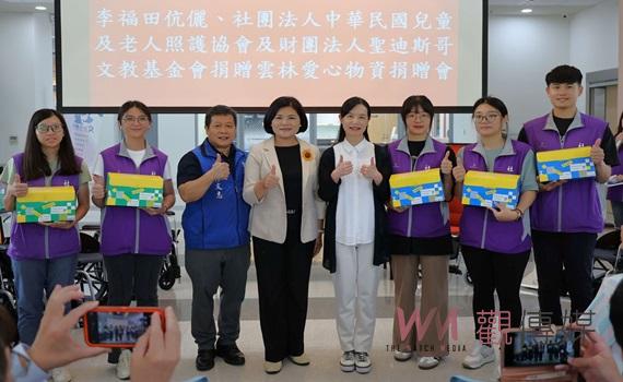 (有影片)/兒童及老人照護協會攜手企業捐贈物資 張麗善:捨得 讓愛轉動善心不息