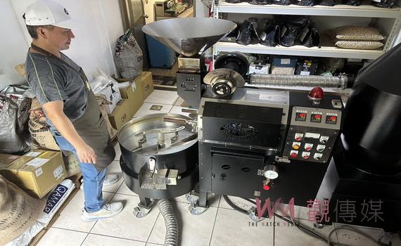 藝伎咖啡豆高端市場平價化 業者葉俊男親自烘焙與好朋友享受美味