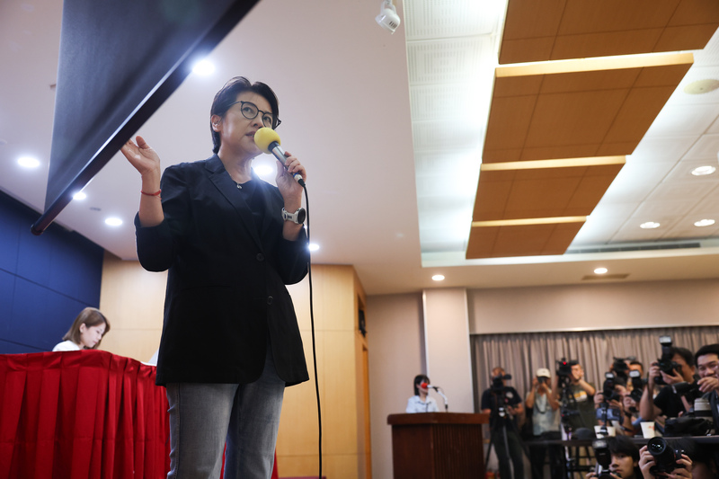 黃珊珊24日表示,徐瑞希對融資公司專法內容有誤解。中央社