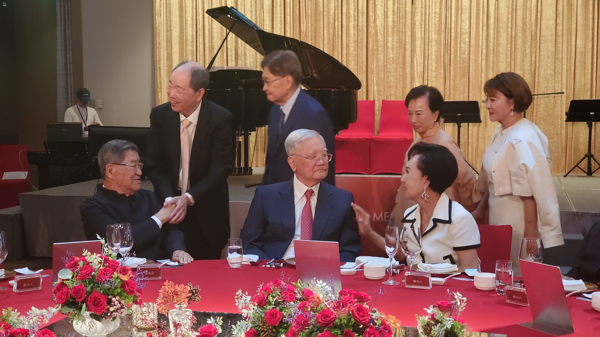 連戰夫婦鑽石婚宴!藍營多位大咖現身 馬英九、侯友宜、朱立倫未出席原因曝
