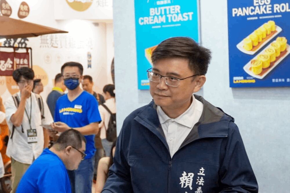 憂國慶主視覺走回華國美學 賴瑞隆籲韓國瑜勿沒收台灣元素 276 照片來源:賴瑞隆臉書