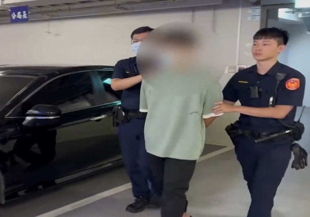恐怖情人持菜刀小碧潭談判 暴打前女友反遭制伏 292 248240824a04