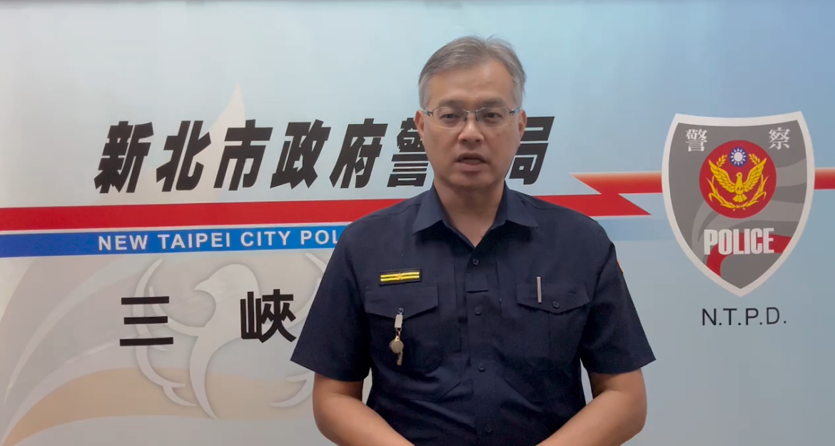 三峽分局三峽派出所所長謝英山說明案情。(記者徐煜勝翻攝)