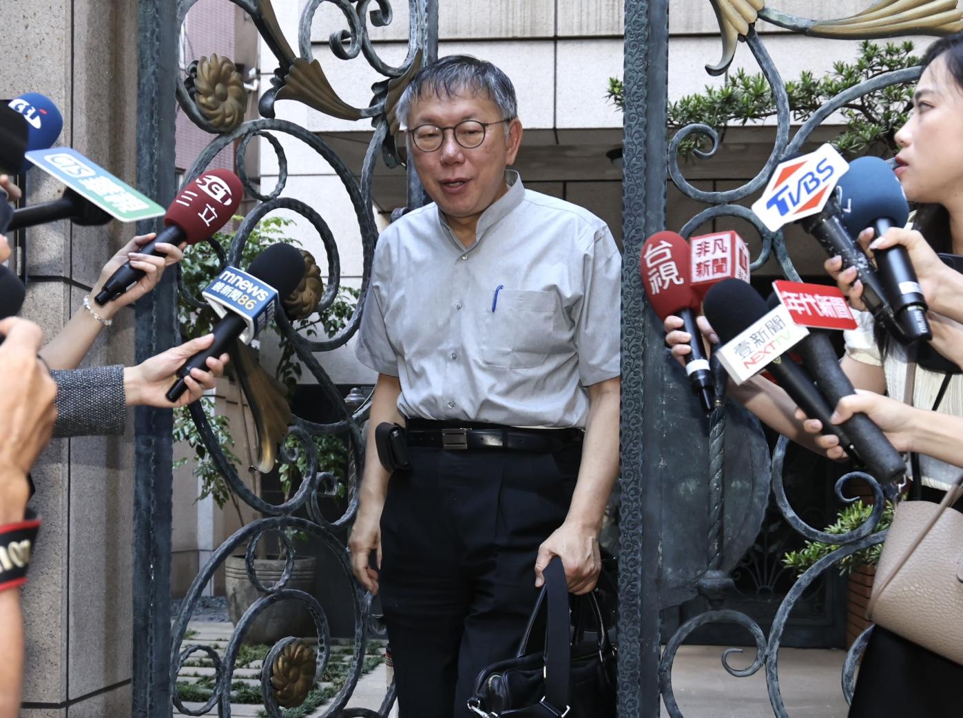 民眾黨主席柯文哲日前透露找台北市會計師公會協助查核帳目,不過,民進黨立委林俊憲24日質疑,該公會的審計委員會執行長剛好就是端木正,痛批毫無公信力。資料照片/林啟弘攝