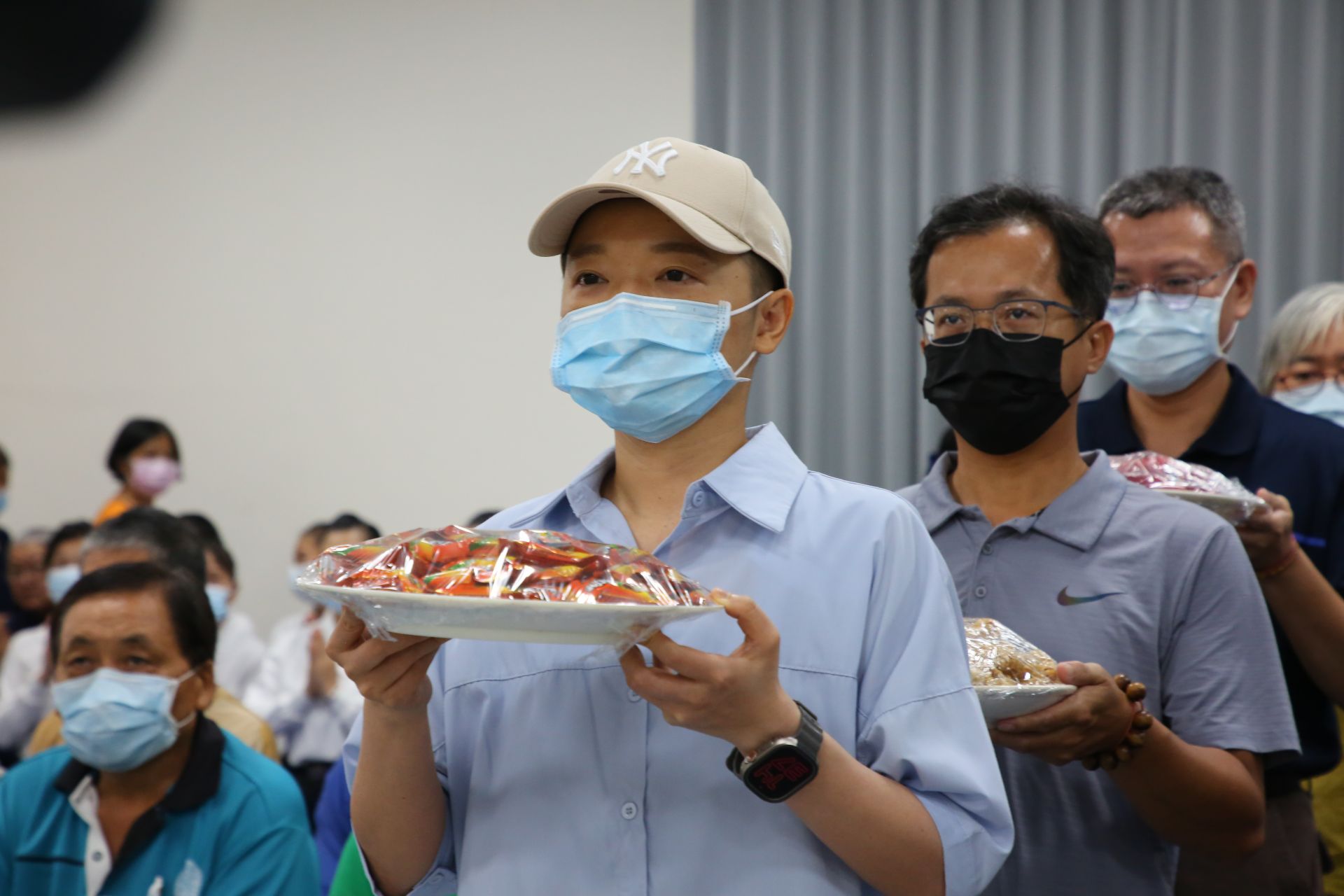 嘉義縣水上區慈濟志工於水上鄉公所舉辦七月吉祥祈福會活動，水上鄉鄉長林緗亭承擔獻供代表。