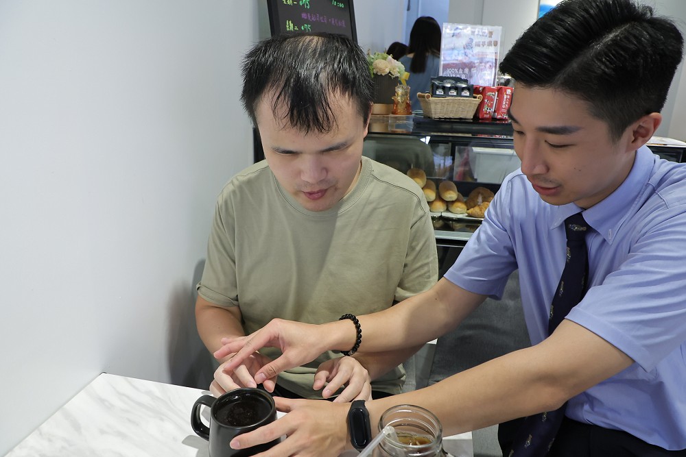 謝國樑打造基隆無障礙生活 陪伴視障者每周3次同行 260 謝國樑打造基隆無障礙生活 陪伴視障者每周3次同行 259