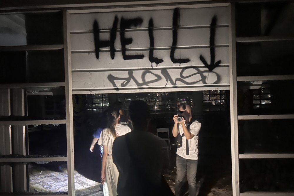香港驅魔大師陳法齊來台靈探，拍攝現場猶如地獄入口。(圖/陳法齊提供)