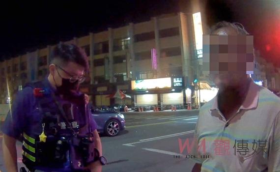 老翁夜間遇困獲暖警協助 安全送返家中