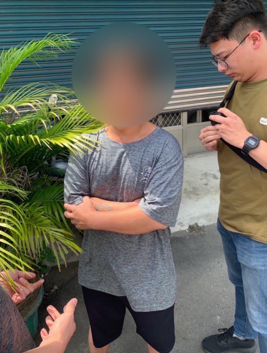 警方提供監視器畫面,透過監視器鎖定嫌疑人李嫌。(圖/記者林照東翻攝)