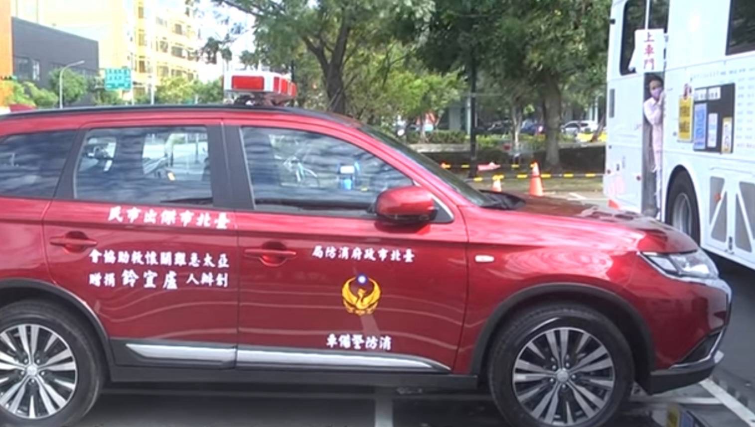 亞太急難關懷救助協會創辦人依玲老師,持續為社會帶來無限的溫暖與支持。(圖/轉運達人依玲老師提供)