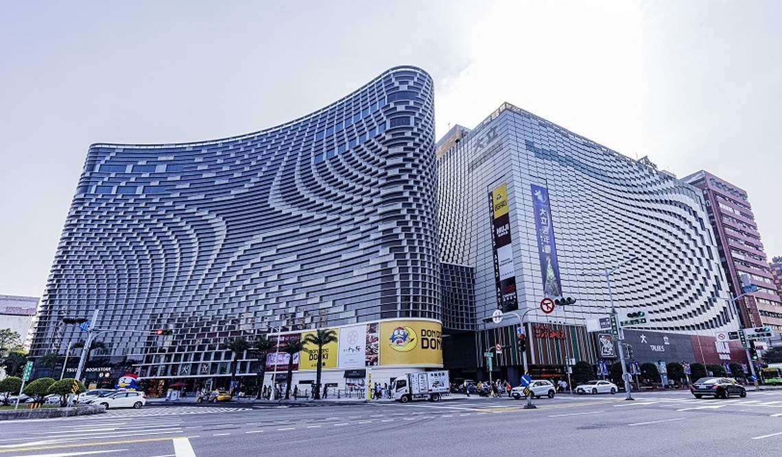 南台灣首家旗艦店!「宜得利家居」高雄大立百貨店8/30盛大開幕 首座寵物情境展間提供人寵樂居新選擇
