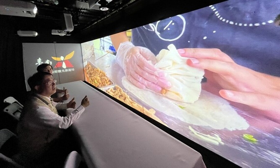 臺南觀旅局貨櫃車巡迴各區移動宣導台南美食