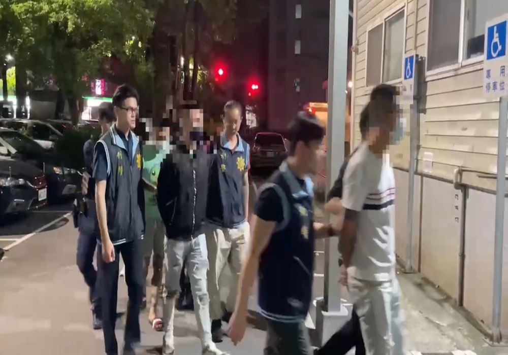 為討債深夜放炮滋事 新莊警逮人暴力零容忍 244 248240828a04