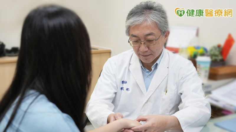 常碰冰水會導致類風濕性關節炎?醫:可能性低
