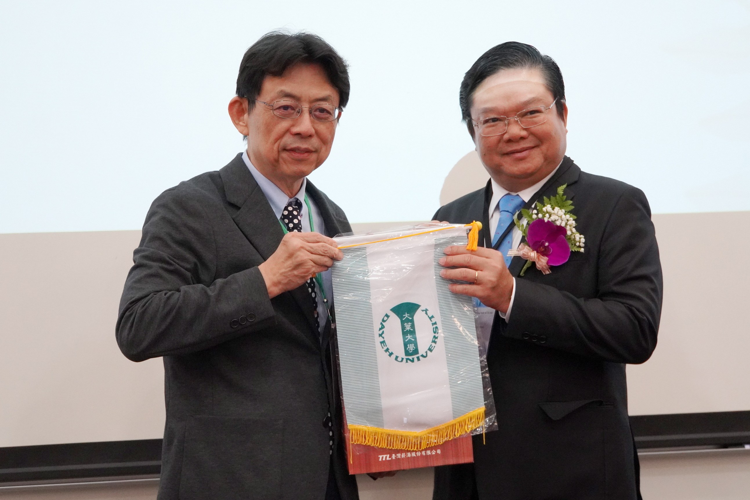▲大葉大學與胡志明市的四所高專、中專簽約合作，將攜手推動新型專班計畫，培育國際學子成為符合產業需求的人才。（記者張溎壕攝）