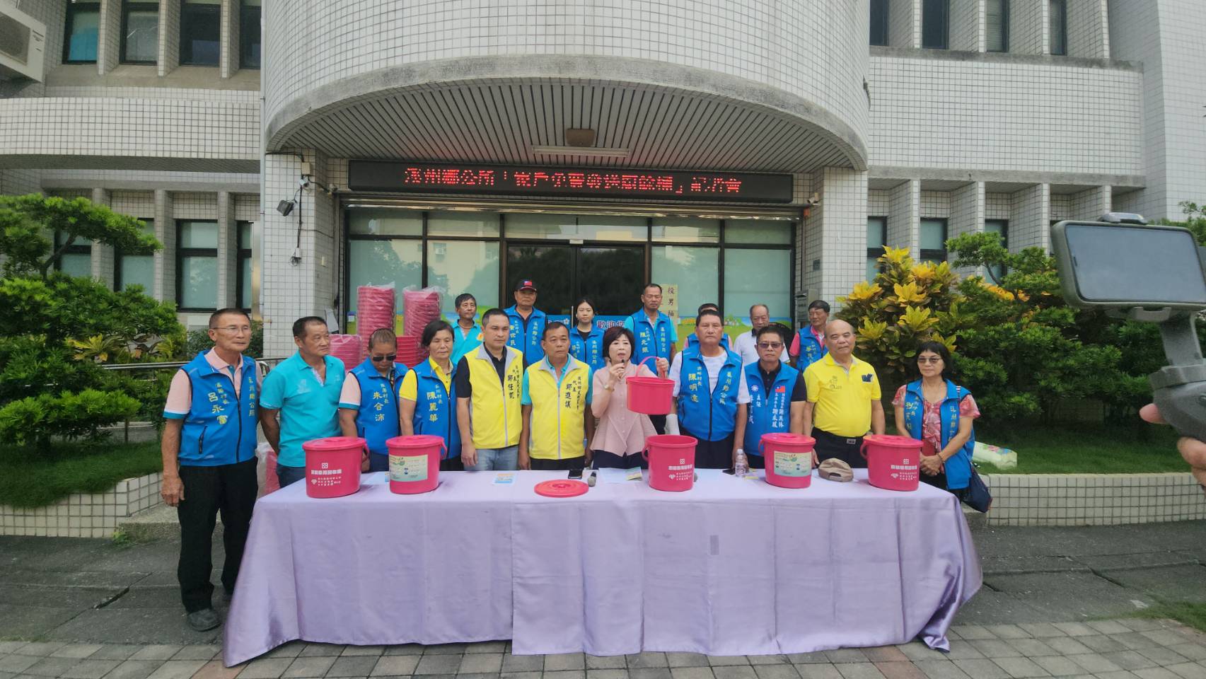 ▲溪州鄉公所採購廚餘桶將分送給各家戶，希望能達到廚餘、垃圾減量的功效。（溪州鄉公所提供）