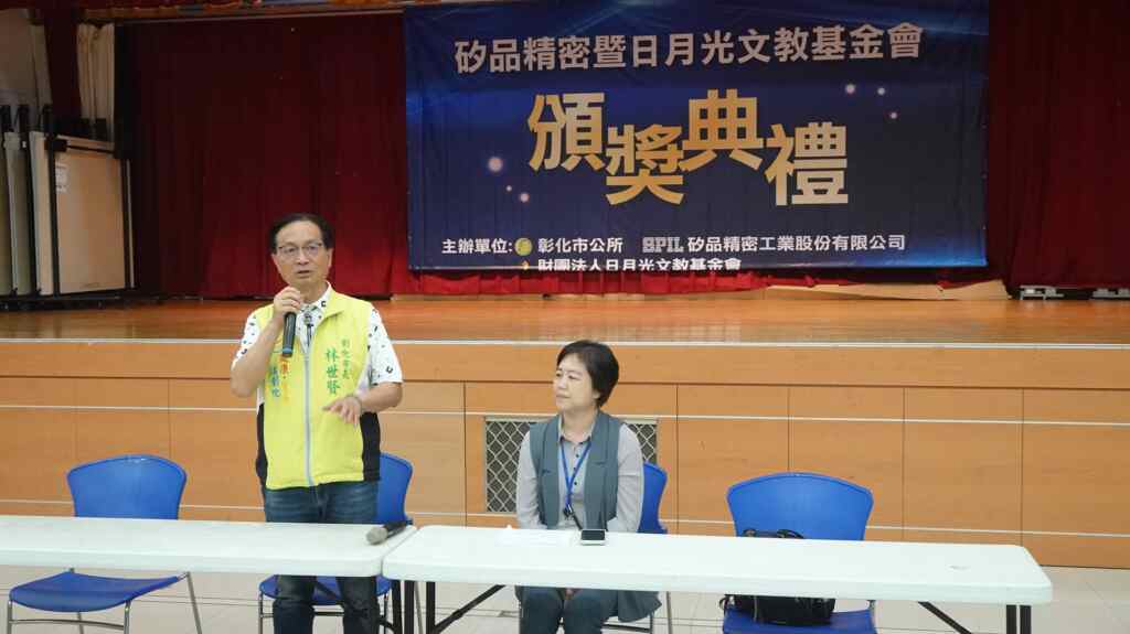 ▲彰化市長林世賢期勉受獎的學子們心存感恩，並加倍努力學業，飲水思源，未來有能力時也回饋社會。（記者林明佑攝）