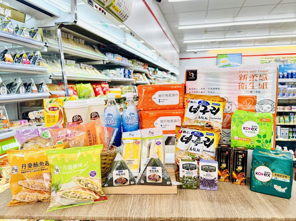 .7-ELEVEN於8月30日至9月1日限時3天推出多款商品最低買一送一起優惠,即日起至9月3日推出熱銷UNIDESIGN抽取式衛生紙單串79元,平均每包不到10元