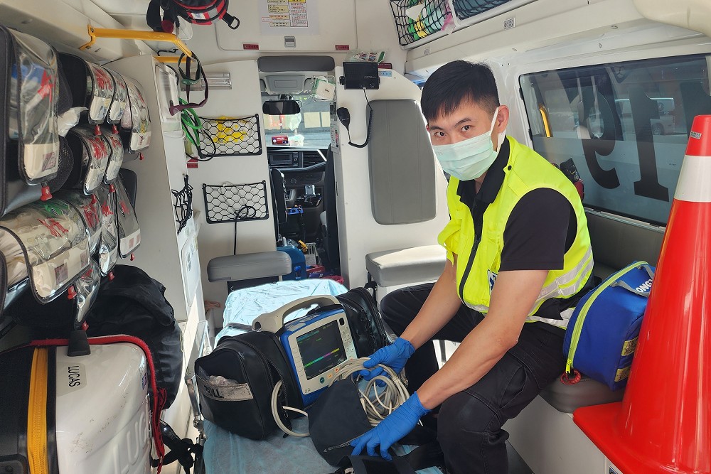 【救護車那些事2-1】惡劣擋車已少見 救護員:常有激動罵人家屬、犁田老人 242 【救護車那些事2-1】惡劣擋車已少見 救護員:常有激動罵人家屬、犁田老人 241