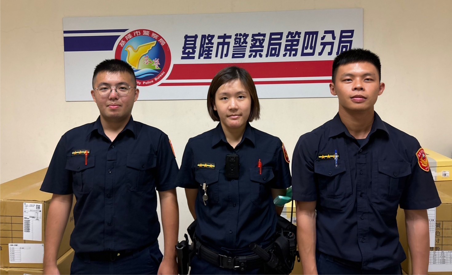 基隆市警察局第四分局安樂派出所警員謝宇倫、羅婷宇、洪瑋堂(左至右)。(記者薛秀蓮翻攝)