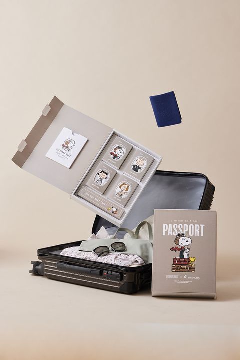 中秋限定/星宇航空 x SNOOPY「星探遨遊禮盒」皮革護照套相伴飛行
