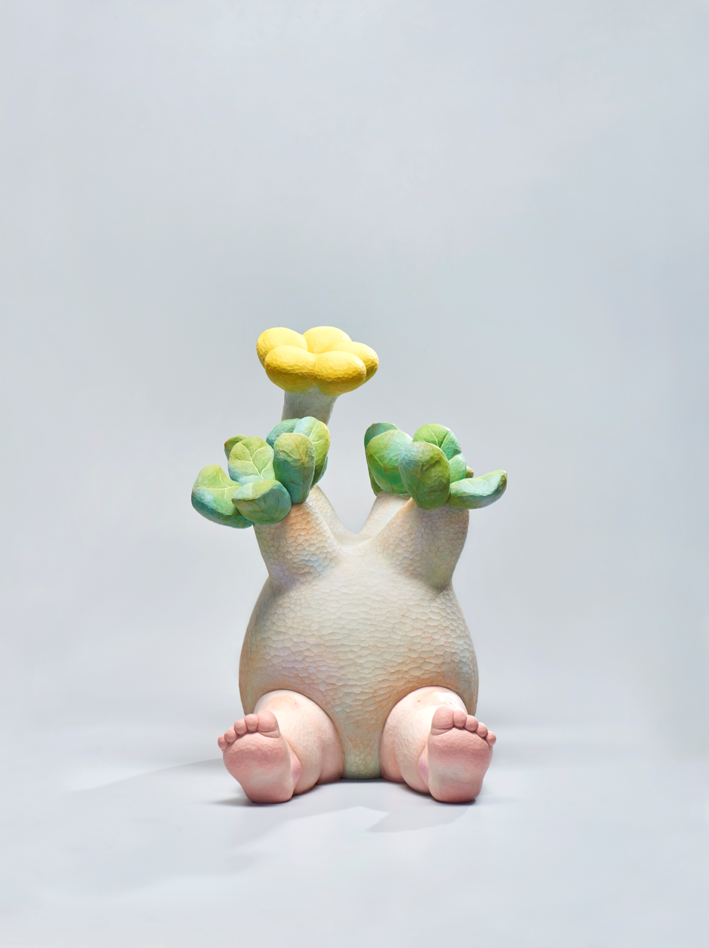 Baby 40.5 x 28.6 x 36.4cm 樟木、壓克力彩