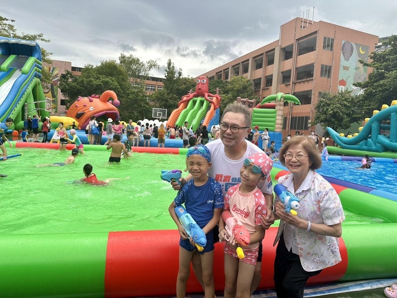 黃振輝 呂秀金支持夏日勁涼派對 親子共創幸福回憶