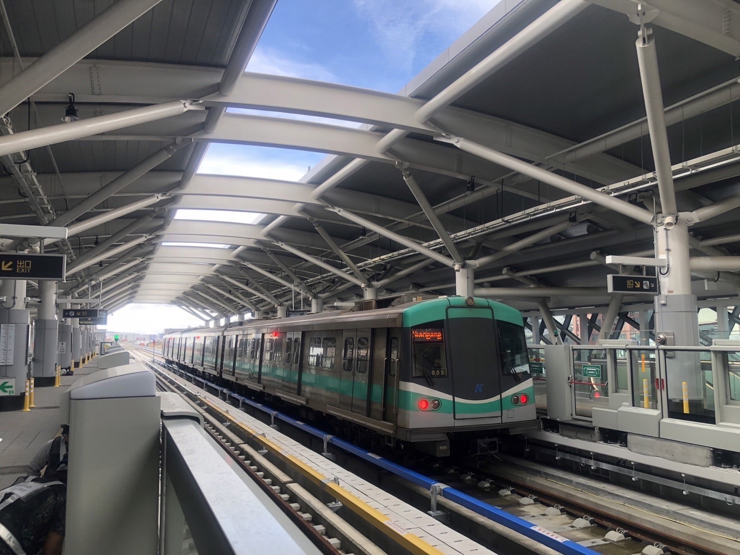 岡山捷運站R K1 免費搭乘至8月底結束,9/1正式營運與收費