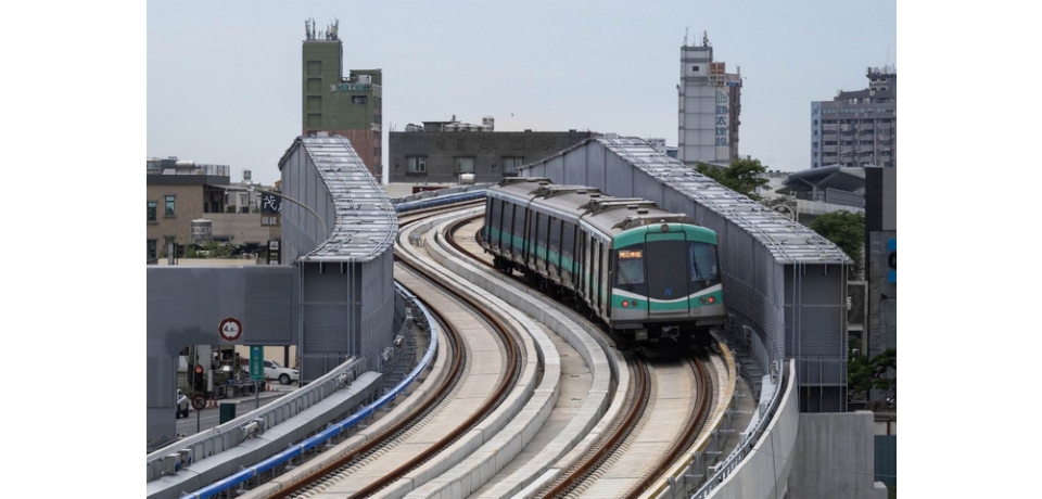 高雄捷運岡山車站RK1 自9月1日起開始正式營運與收費