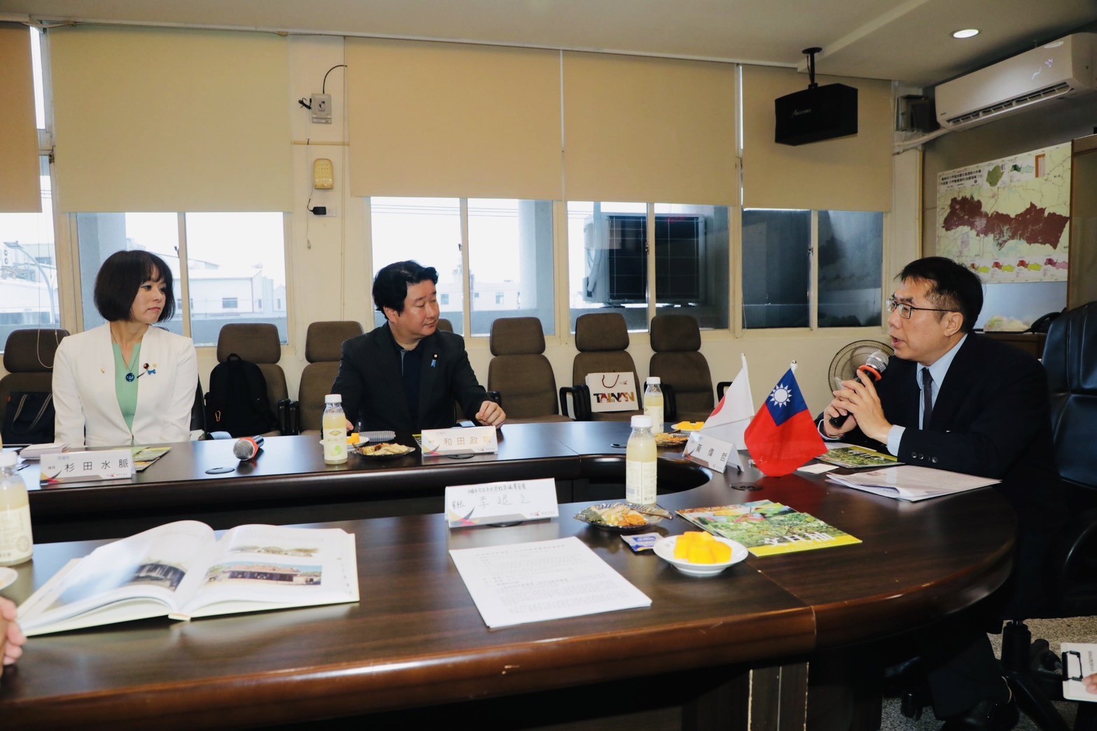 黃偉哲會晤日議員和田政宗、杉田水脈　強調台日合作與友誼 225