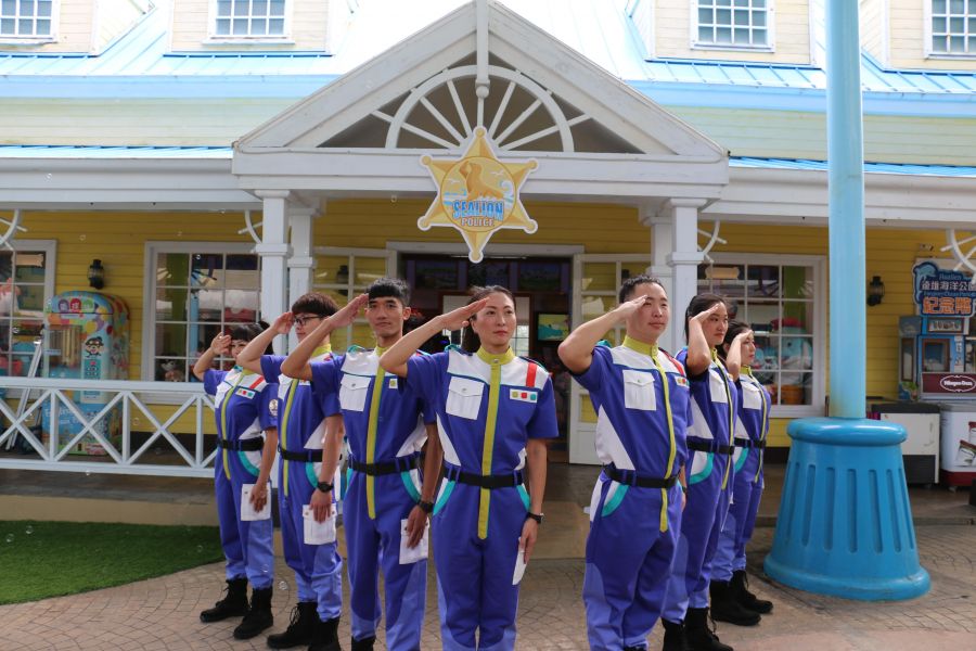 向守護花蓮英雄們致敬!海洋公園邀軍、警、消弟兄免費入園