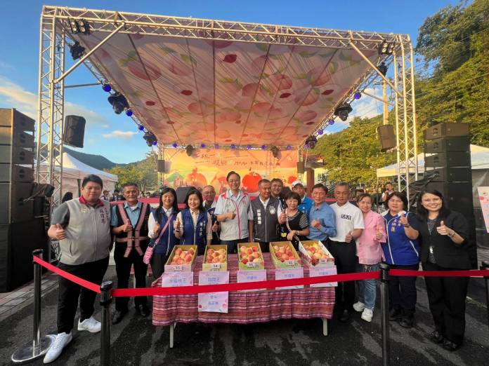 【有片】上山旅遊夯!桃園復興區長蘇佐璽輔導露營場、民宿合法化 145 4 2
